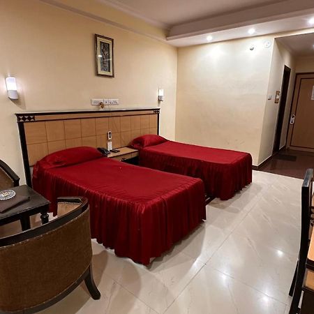 Hotel Sriyash Regency ภาคัลปูร์ ภายนอก รูปภาพ