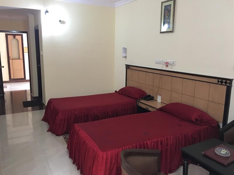 Hotel Sriyash Regency ภาคัลปูร์ ภายนอก รูปภาพ