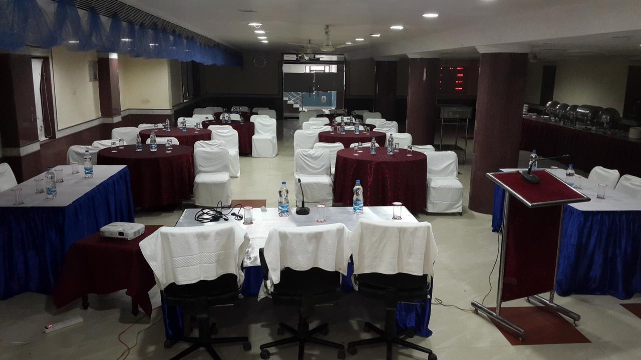 Hotel Sriyash Regency ภาคัลปูร์ ภายนอก รูปภาพ